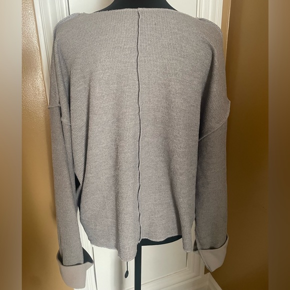 SOLD Urban Outfitters Jax Notch Sweater Size Xl Light Gray - Picture 4 of 7